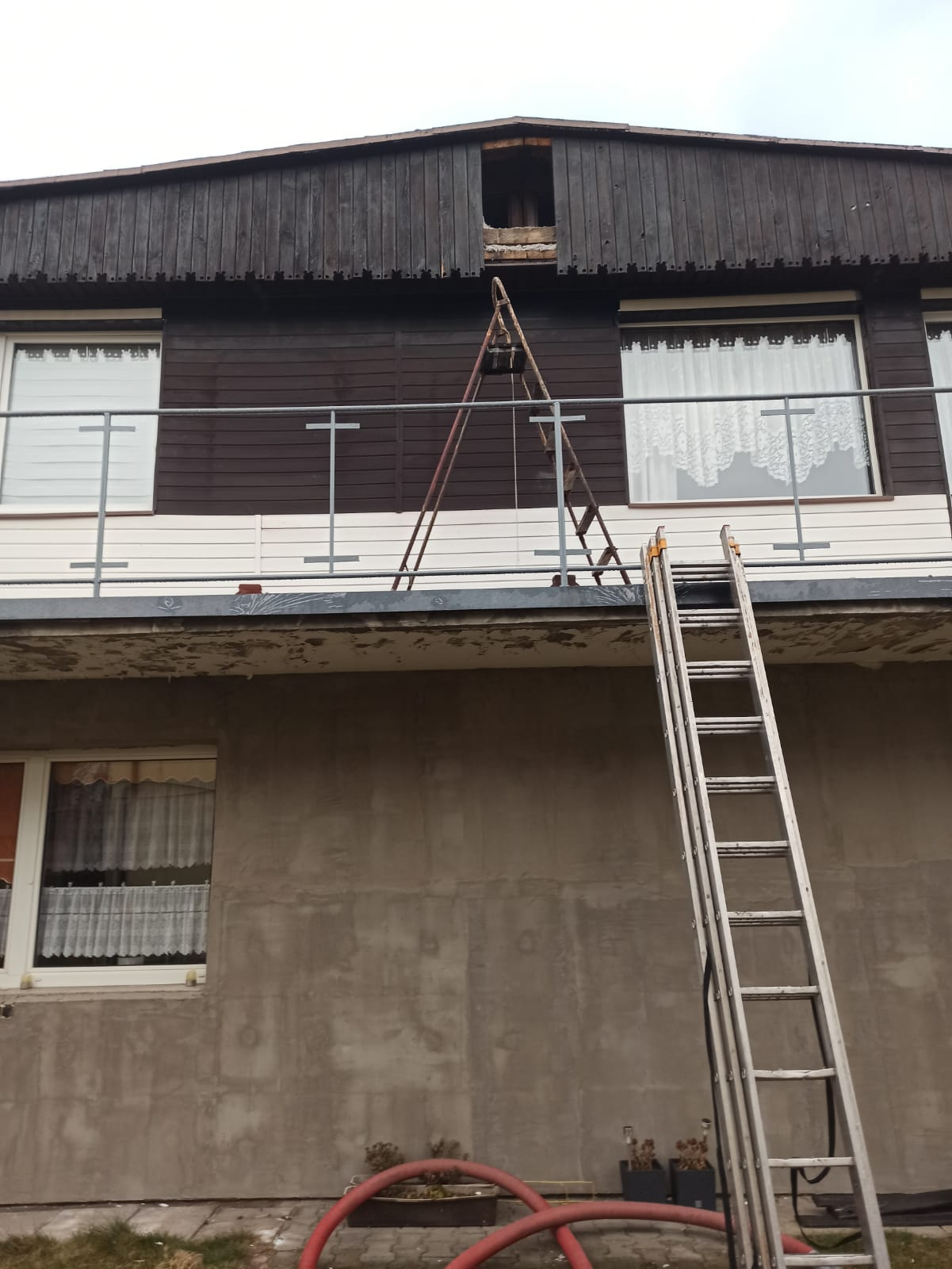 naprawy dachu po kunie